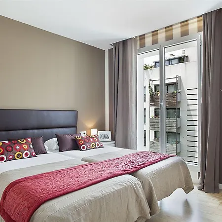 Mistral Pool Apartment Barcelona